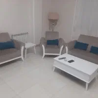 مبل ۷ نفره همراه میز جلو مبلی و سه عدد میز عسلی|مبلمان خانگی و میز عسلی|رشت, رشتیان|دیوار