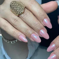 کاشت ناخن فقط 300