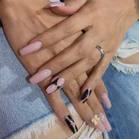 مدل کاشت ناخن برای تکمیل آلبوم