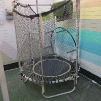 ترامبولین و تاب
