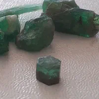 زمرد افغان اصل  بشرط معدنی