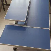 میز تحریر و دوچرخه