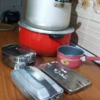 قابلمه تفلون داخلش خط وخش داره کاسه روحی|ظروف پخت‌وپز|تهران, یافت آباد جنوبی|دیوار