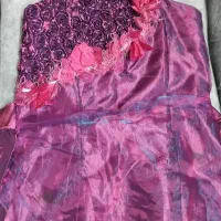 لباس مجلسی|لباس|ری, سرتخت|دیوار