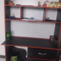 کتابخانه  و میز تحریر