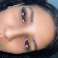 کاشت و اکستنشن مژه حرفه‌ای با ماندگاری بالا