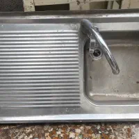 سینک همراه با شیر اب