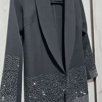 تعدای مانتو و کت در حد نو مزونی