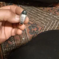 یک عدد انگشتر یشم|کلکسیون اشیاء عتیقه|رباط‌کریم, رباط‌کریم|دیوار