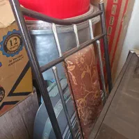 میز غذا خوری فلزی به همراه صندلی ها|میز و صندلی غذاخوری|همدان, |دیوار