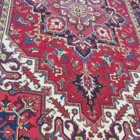 یک عدد فرش دستبافت ۶ متری