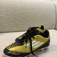 کفش فوتبال اصل Adidas مدل F50 Messi طلایی|کفش و لباس بچه|تهران, دریاچه شهدای خلیج فارس|دیوار