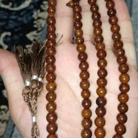 تسبیح سفارشی سندلوس آلمانی فاخر طبیعی و کشکول مطرز