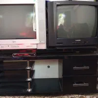 دوتا تلویزیون میز هم داره 5تومن