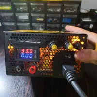 منبع تغذیه متغیر