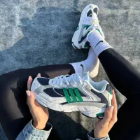 کفش سایز ۳۹قالبشبه۳۸میخوره|کیف، کفش، کمربند|خورموج, |دیوار