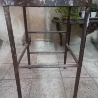 چهار پایه آهنی