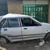 ماشین پراید نقره ایی