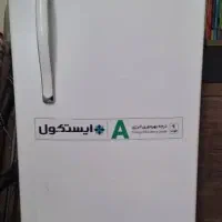 یخچال ایسکول.