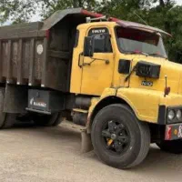 نیازمند حمل مصالح با کمپرسی