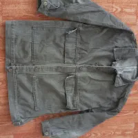 تعدادی لباس|لباس|جهرم, |دیوار