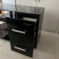 میز تلویزیون شیشه ای کاملآ سالم
