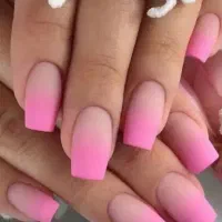 کاشت ناخن و مژه به صورت حرفه‌ای