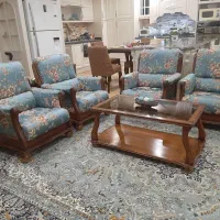 مبلمان چهارنفره با میز و صندلی