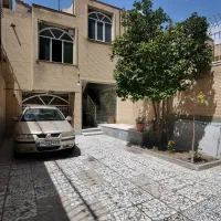 منزل ویلایی درب حیاط ۱۸۰متر خ رباط سوم (۴سقف)