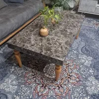 میزوسط دوعددعسلی محکم جنس خوب فقط به علت تعقیردکور