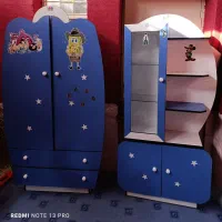 کمد و قالی و میز کامپیوتر