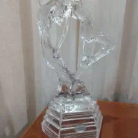 مجسمه کریستال