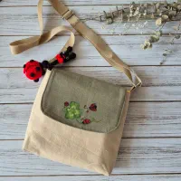 کیف پیاده روی کفشدوزکی با عروسک گردن دراز