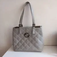 تعدادی کیف**