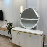 آیینه و کنسول