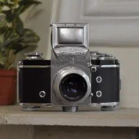 دوربین عکاسی افسانه ای exakta varex iia