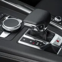 آموزش رانندگی با خودروهای اتوماتیک و دنده ای