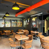 میز صندلی کافه پلانتر|کافی‌شاپ و رستوران|تهران, تهران‌ویلا|دیوار