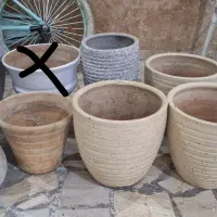 چند عدد گلدان سفالی