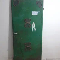 درب و پنجره اهنی اتاق