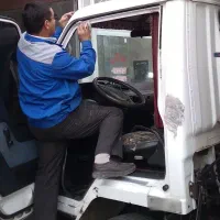 هیوندامدل۸۸ بیرنگ موتور بزرگ عروسک|خودرو سنگین|بروجرد, |دیوار