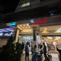 استخدام فروشنده و پاسخوگیی موبایل خانوم