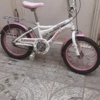 چند عدد دوچرخه بسیار سالم