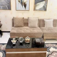 مبلمان راحتی بسیار تمیز و بدون پارگی