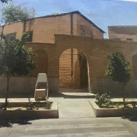 منزل قدیمی روبروی هتل زندیه