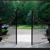 ساخت انواع در پنچره اجرای شیروانی وخرده کاری|خدمات پیشه و مهارت|بروجرد, |دیوار