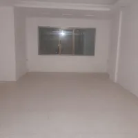 یک اتاق بزرگ در مرکز شهر