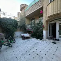 ویلایی ۳ طبقه * مستقل * نزدیک به خیابان