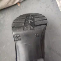 پوتین|کیف، کفش، کمربند|میانه, |دیوار