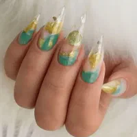 جشنواره کاشت ناخن با لاک ژل( ۲۵۰۰۰۰ تومان )